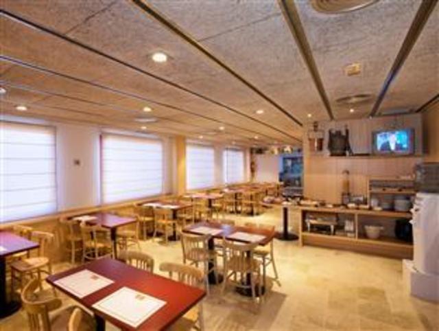 Hotel Basic, Hotel – Vilafranca del Penedes (photo 3)