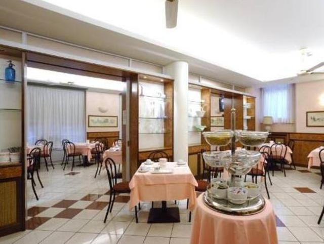 Hotel Button – Hotel, Parma