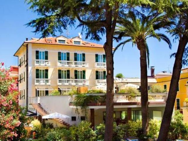 Hotel Lamberti – Hotel, Alassio