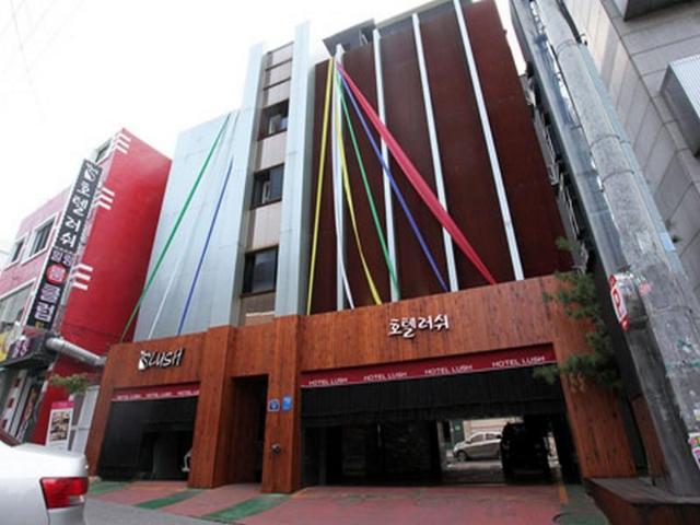 Hotel Lush – Hotel, Guri-si