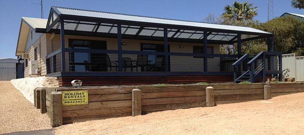 Hurtles, Entire House – Port Broughton (photo 1)