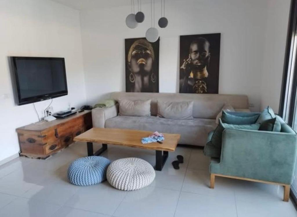 Appartamento di 135 m² con 4 camera(e) e 3 bagno(i) privato(i) in zona Ein Karem, Appartamento – Gerusalemme (foto 1)