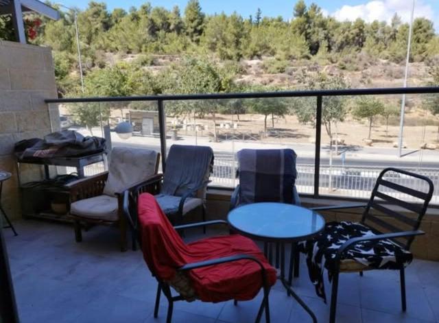 Appartamento di 135 m² con 4 camera(e) e 3 bagno(i) privato(i) in zona Ein Karem, Appartamento – Gerusalemme (foto 4)