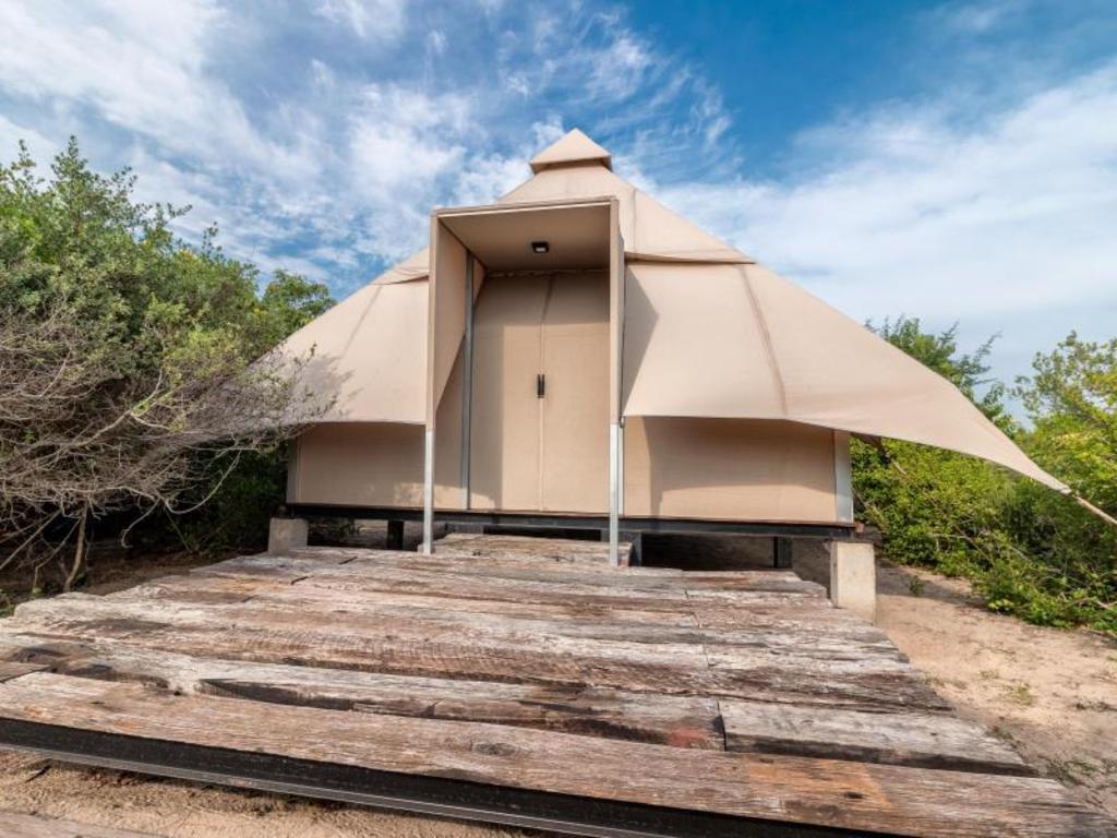 Kodev, Tent – Kalpitiya (photo 1)