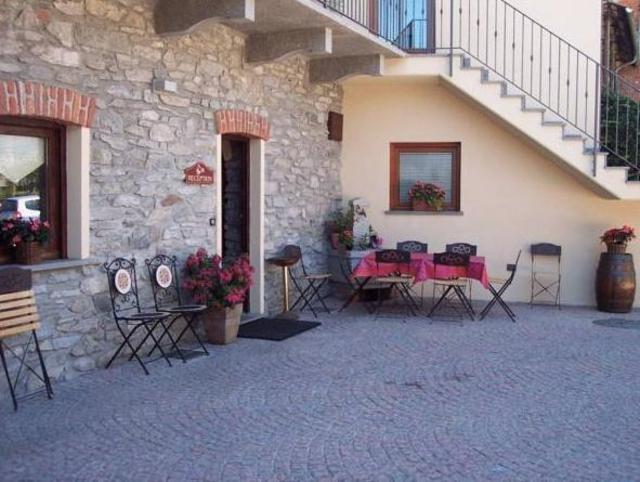 Lo Teisson – Pension & B&B, Pollein