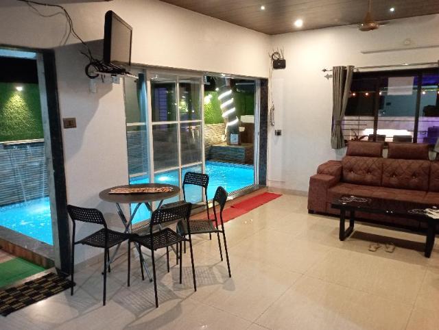 Villa di 300 m² con 4 camera(e) e 4 bagno(i) privato(i) in zona Valle Gold Valley, Villa e casa – Lonavala (foto 3)