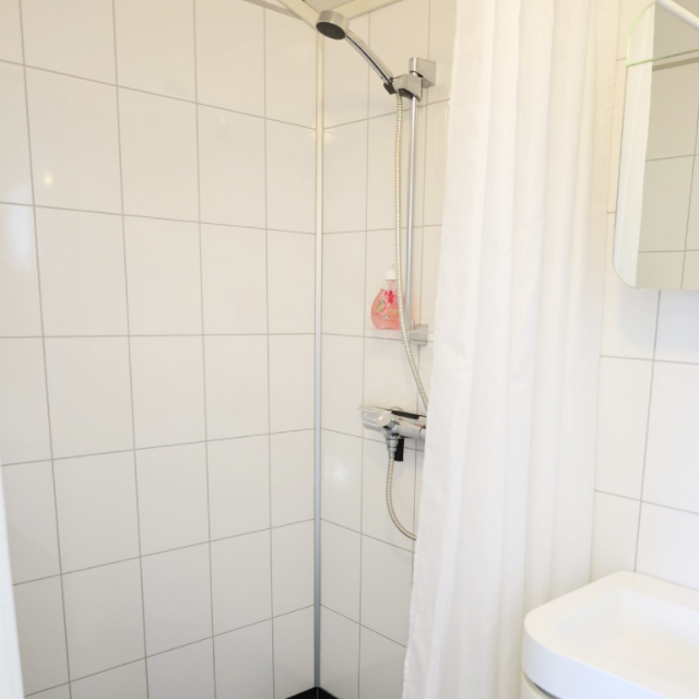 Casa di 37 m² con 2 camera(e) e 1 bagno(i) privato(i) in zona Justad, Villa e casa – Stamsund (foto 2)