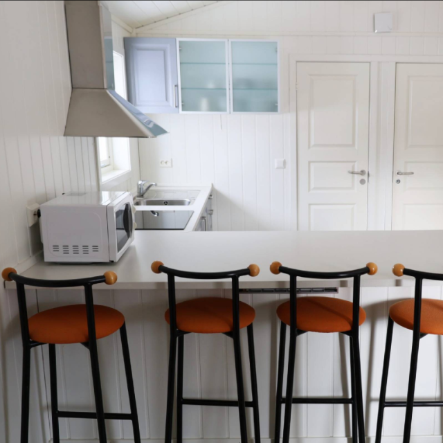 Casa di 37 m² con 2 camera(e) e 1 bagno(i) privato(i) in zona Justad, Villa e casa – Stamsund (foto 3)