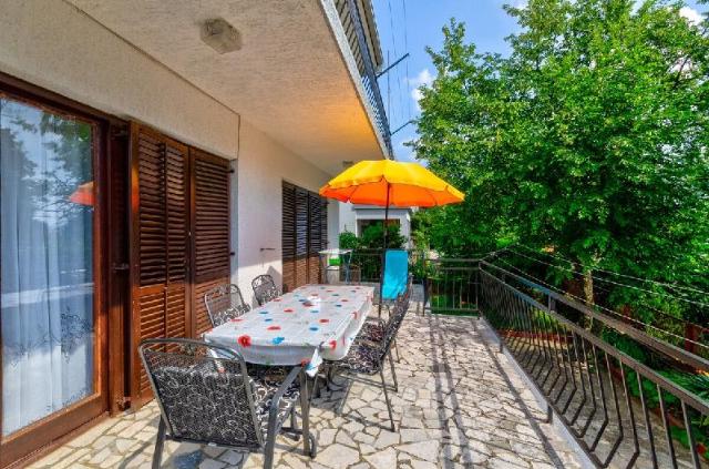 Appartamento di 58 m² con 2 camera(e) e 1 bagno(i) privato(i) in zona Jadranovo, Appartamento – Jadranovo (foto 5)