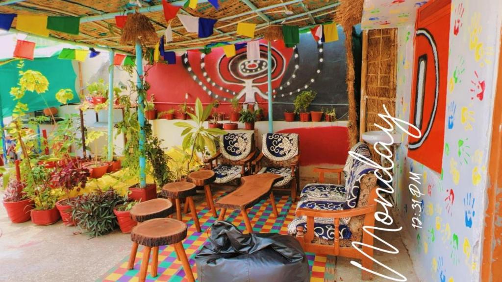 Pause, Hostel – Ujjain (photo 1)