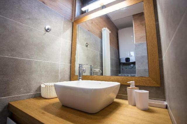 Appartement avec 2 chambre(s) de 60 m² et 1 salle(s) de bains privée(s) à Novi Beograd, Appartement – Belgrade (photo 5)