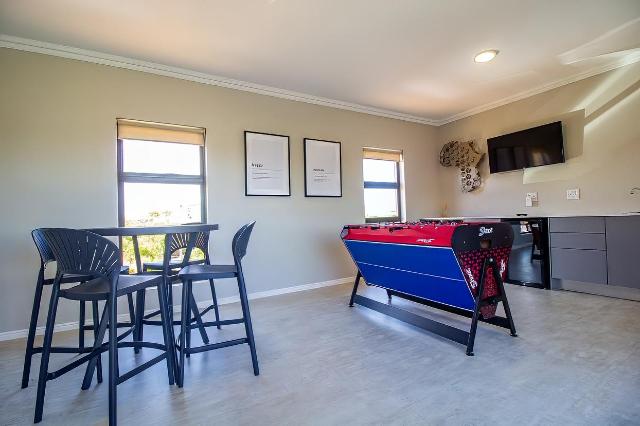 Haus (237 m²), 3 Schlafzimmer und 3 eigene Badezimmer in Langebaan Country Estate, Villa & Haus – Langebaan (Foto 3)