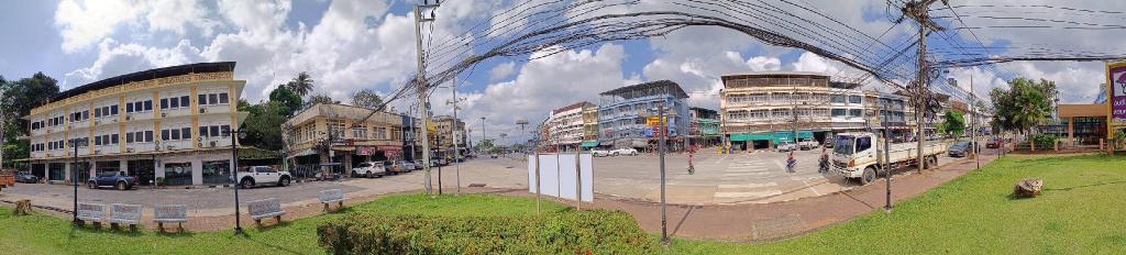 QUEEN, Hotel – Surat Thani (photo 1)