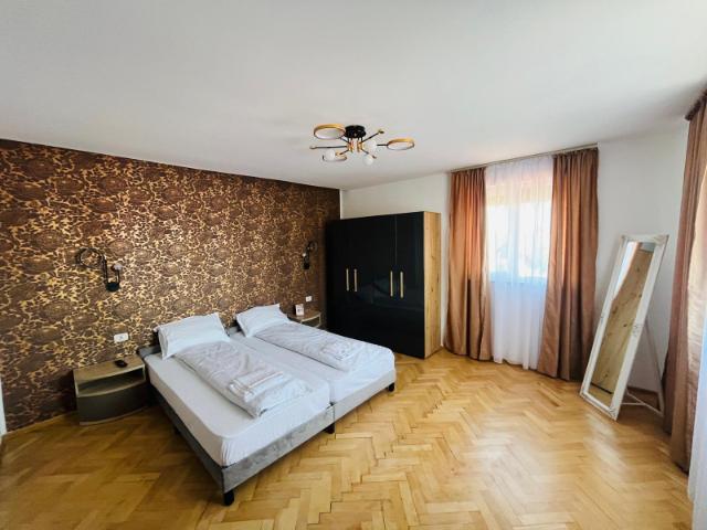 Random House – Guesthouse/bed and breakfast, Brasov