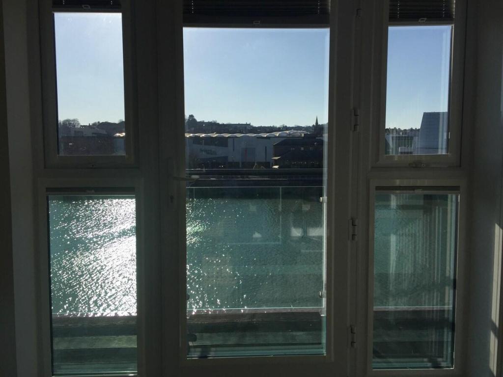 Appartamento di 30 m² con 2 camera(e) e 2 bagno(i) privato(i) in zona Victoria, Appartamento – Newport (foto 1)