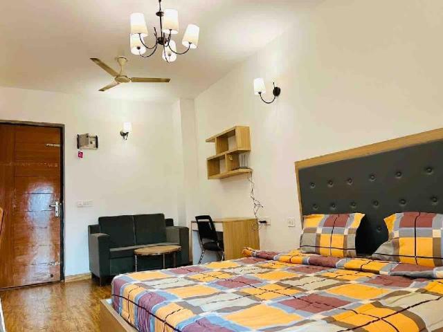 Rectangle by Noida Studios, Apartment/Flat – Noida (photo 3)