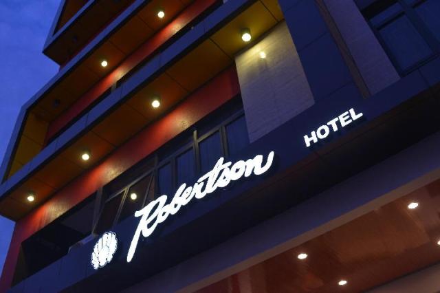 Robertson Hotel – Hotel, Naga City