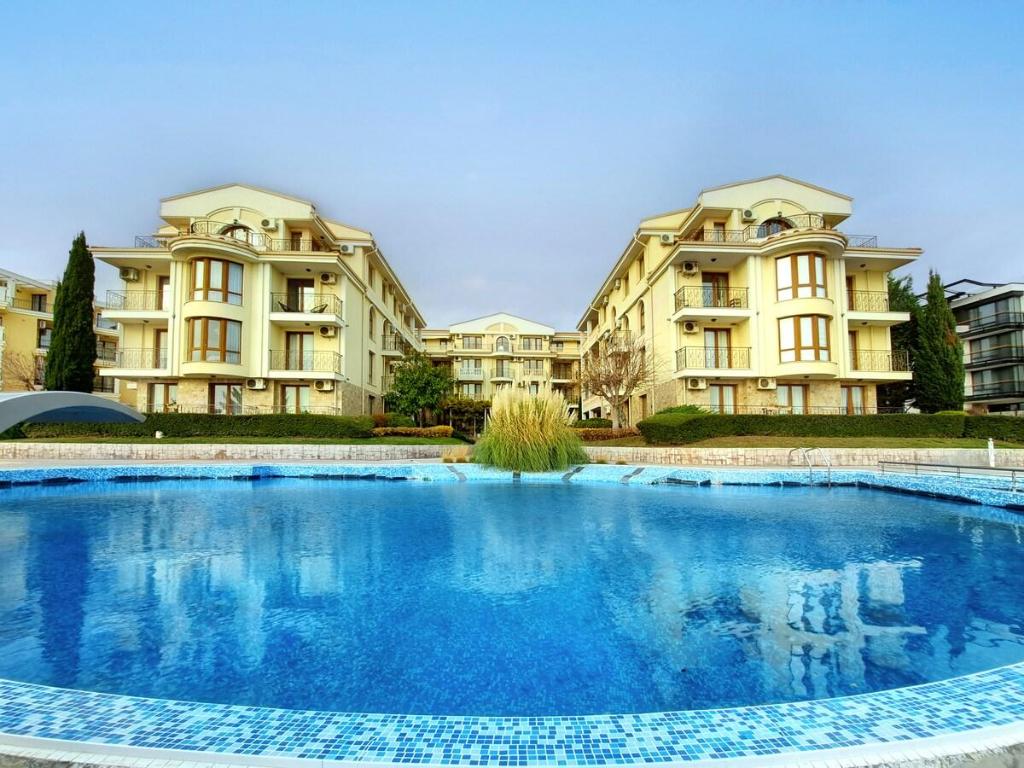 Royal Bay 33, Entire House – Sveti Vlas (photo 1)