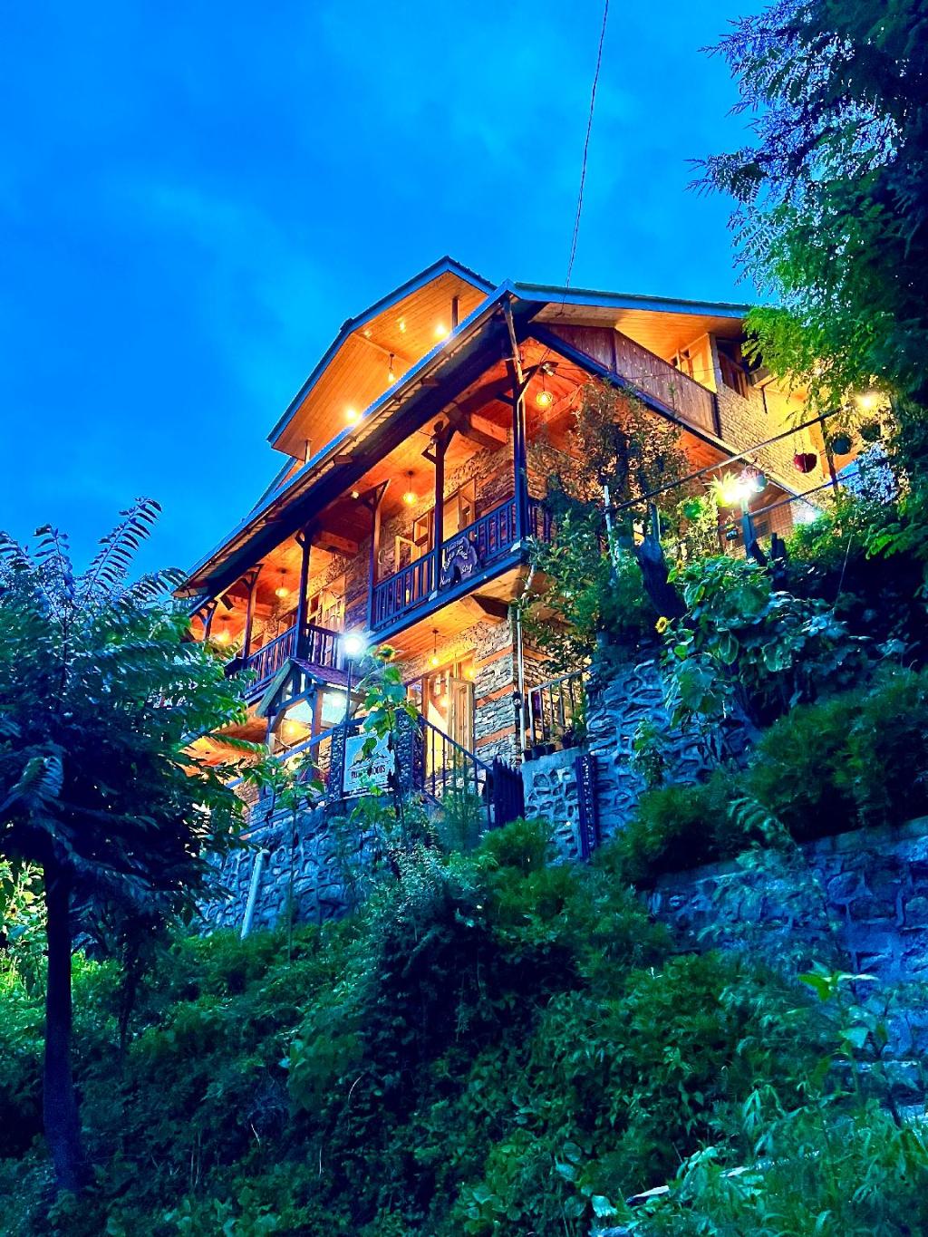 Rustic Roots, Pensión y B&B – Manali (foto 1)