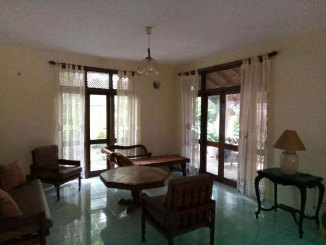 Casa de 232 m² en Maharagama, con 2 habitación(es) y 2 baño(s) privado(s), Villa y casa – Colombo (foto 2)