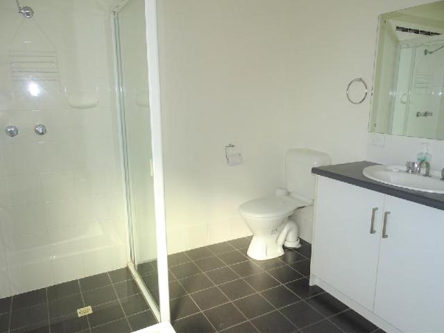 Casa di 10 m² con 3 camera(e) e 2 bagno(i) privato(i) in zona Port Moonta, Villa e casa – Moonta Bay (foto 2)