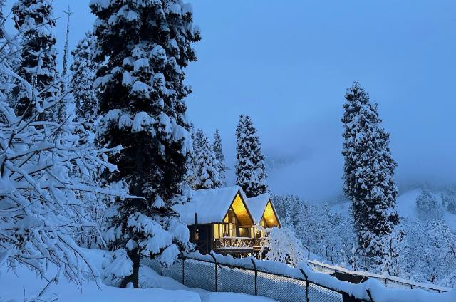 Solomons Gray – Hotel, Gulmarg
