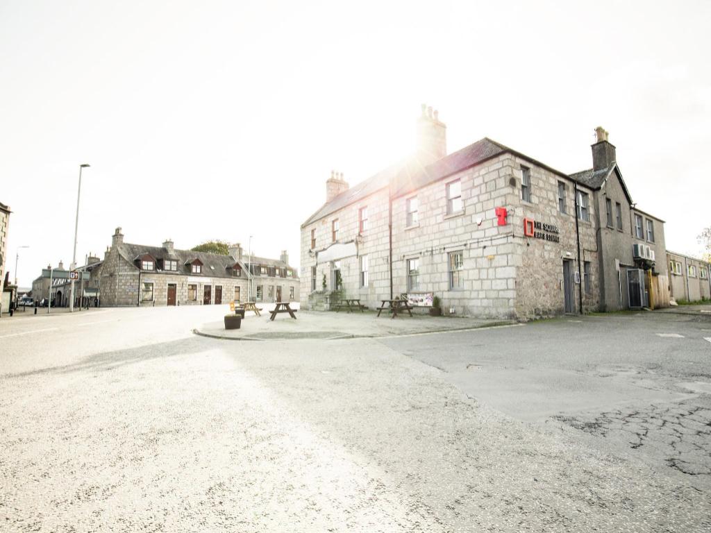 Square, Hotel – Kintore (photo 1)