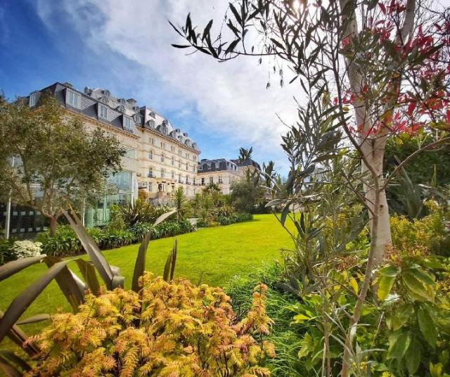 Hotels in St. Saviour
