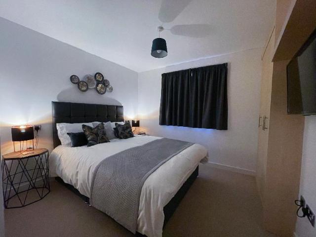 Station Side Penthouse – Apartment/Flat, Wolverhampton