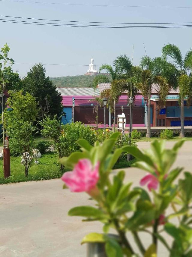 เรือนฟ้าเดอฮิลล์รีสอร์ท – Resort, Mukdahan