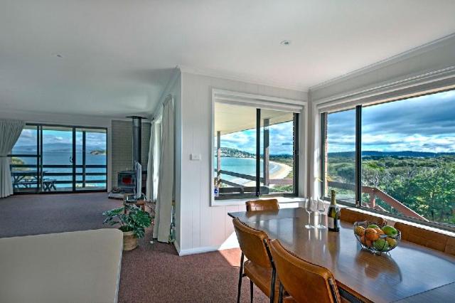 Stones Throw – Entire House, Primrose Sands