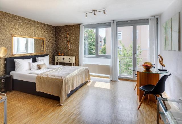 Casa de  m² en Palacio de Nymphenburg, con 1 habitación(es) y 1 baño(s) privado(s), Villa y casa – Múnich (foto 5)
