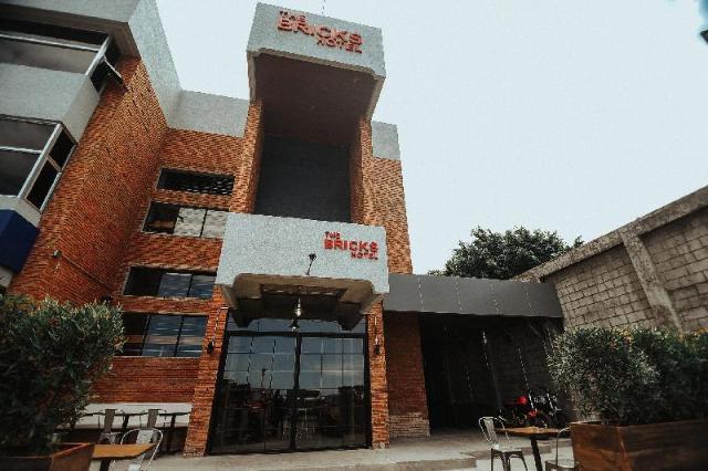 The Bricks Hotel – Hotel, Dumaguete