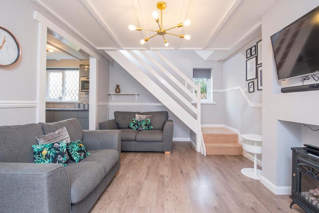 The Woolpack, Entire House – Tenby (photo 1)