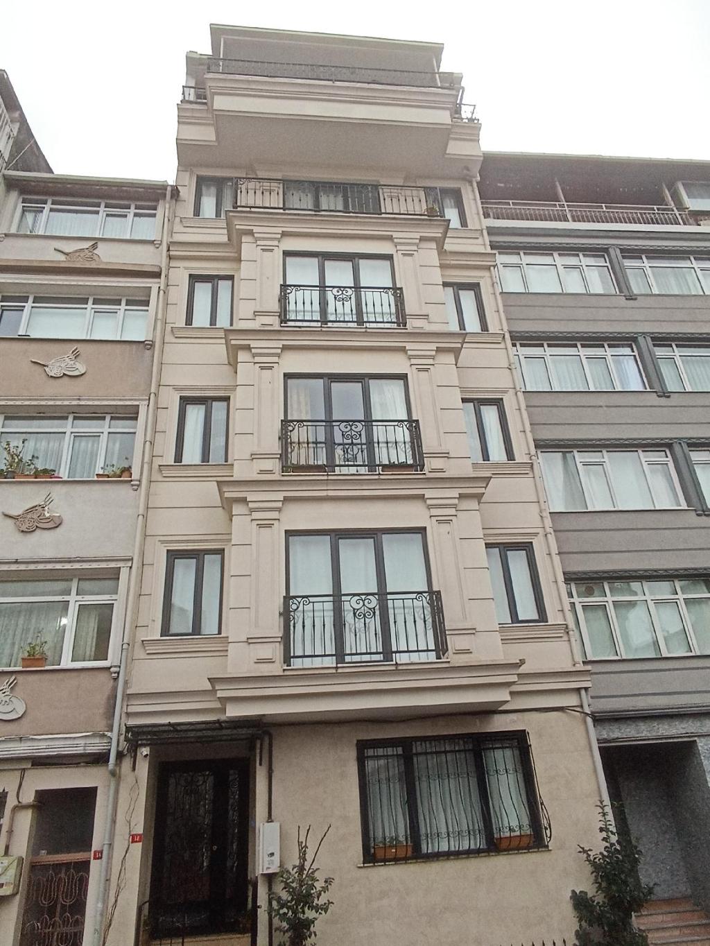 Third Floor, Apartment/Flat – İstanbul (photo 1)
