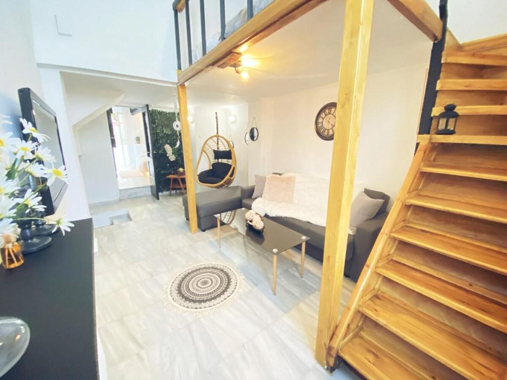 Casa de 45 m² en Thiseio, con 1 habitación(es) y 1 baño(s) privado(s), Villa y casa – Atenas (foto 1)