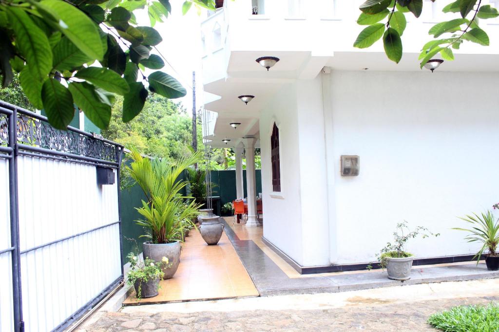 Tiny Royal Palace, Guesthouse/bed and breakfast – Galle (photo 1)
