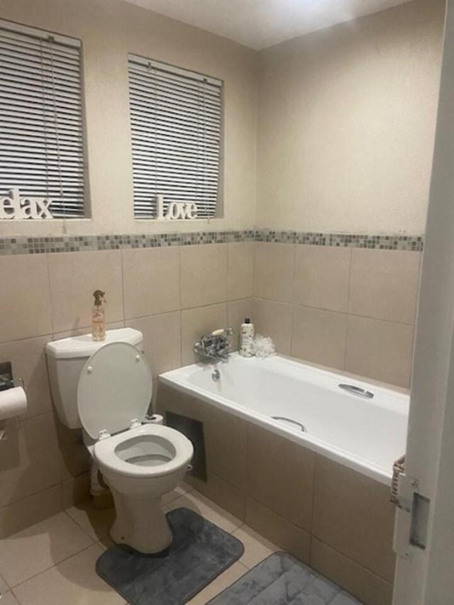 Maison avec 3 chambre(s) de 157 m² et 1 salle(s) de bains privée(s) à Riverside Mall, Villa & maison – Nelspruit (photo 2)