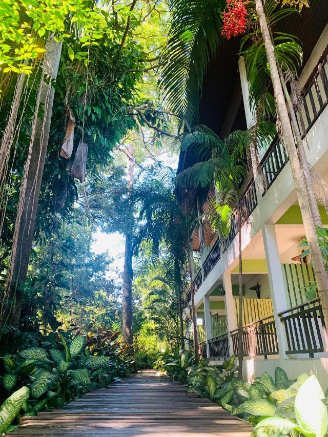 Tree House Hotel – Resort, Sisaket