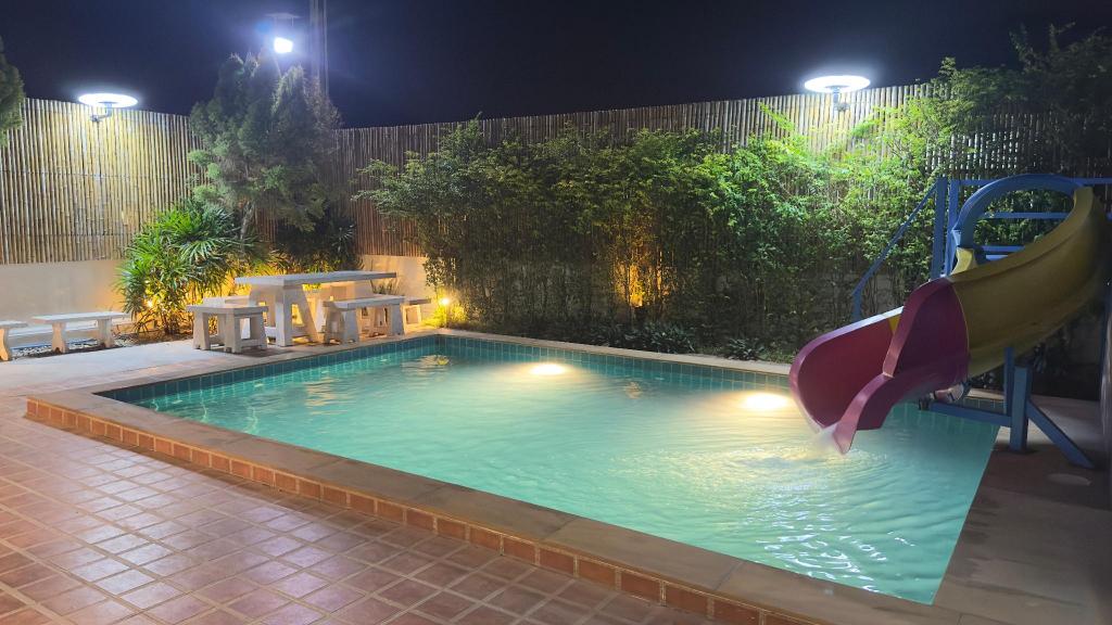 Villa de 80 m² en Playa Sattahip, con 3 habitación(es) y 3 baño(s) privado(s), Villa y casa – Pattaya (foto 1)