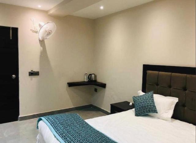 TUNIGHT, Hotel – Ghaziabad (foto 2)