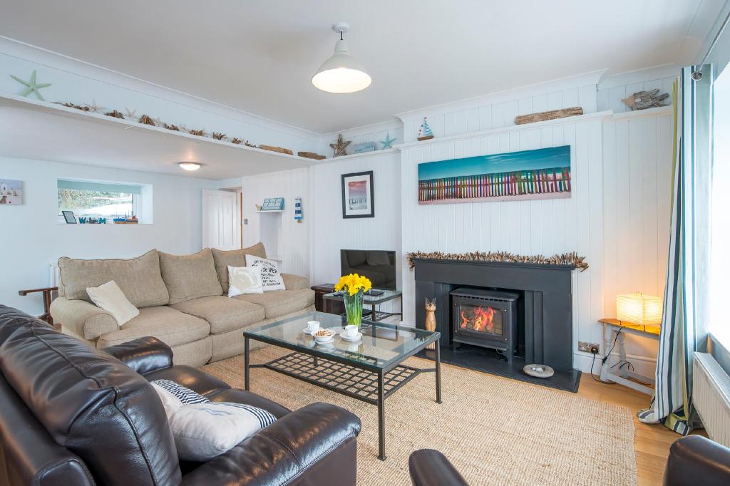 Upper Mead, Entire House – Amroth (photo 1)