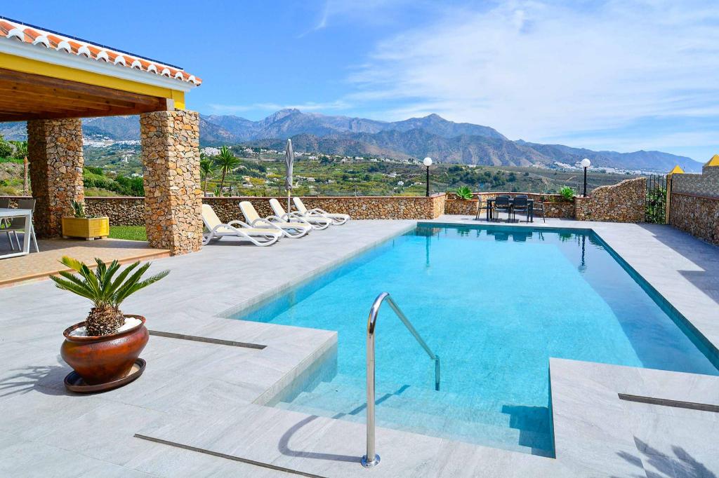 Villa Andrea Nerja, Villa y casa – Nerja (foto 1)