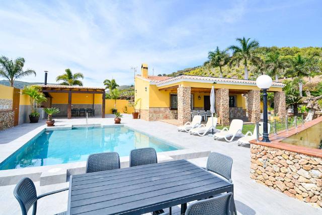 Villa Andrea Nerja, Villa y casa – Nerja (foto 3)