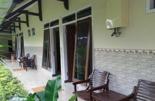 Villa Bunga, Maison d’hôtes & B&B – Malang (photo 3)