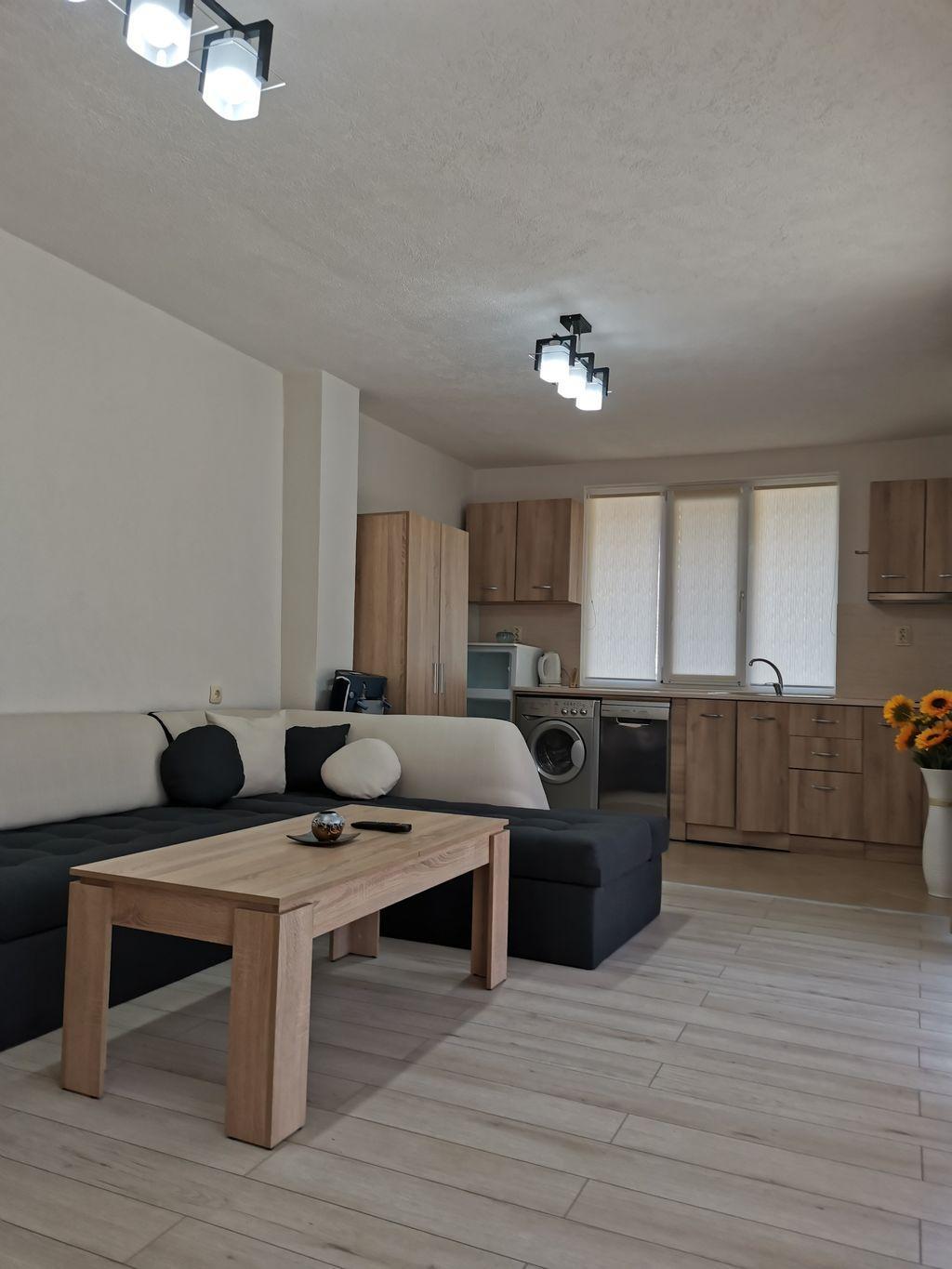 Villa avec 1 chambre(s) de 130 m² et 5 salle(s) de bains privée(s) à Borino, Villa & maison – Borino (photo 1)