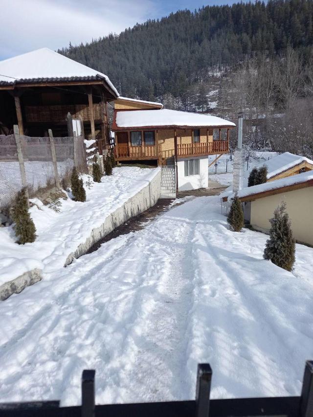 Villa avec 1 chambre(s) de 130 m² et 5 salle(s) de bains privée(s) à Borino, Villa & maison – Borino (photo 4)