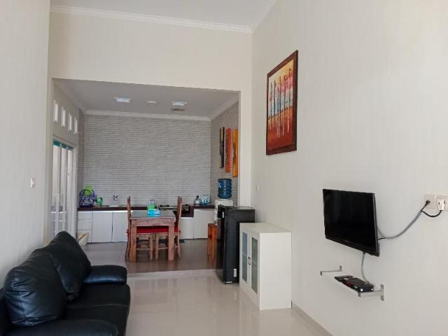 Villa avec 2 chambre(s) de 90 m² et 1 salle(s) de bains privée(s) à Batu, Villa & maison – Malang (photo 2)