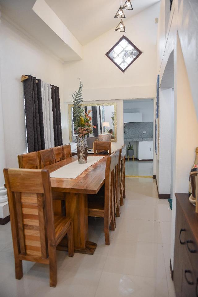 Whitehaus BnB – Entire House, Bais